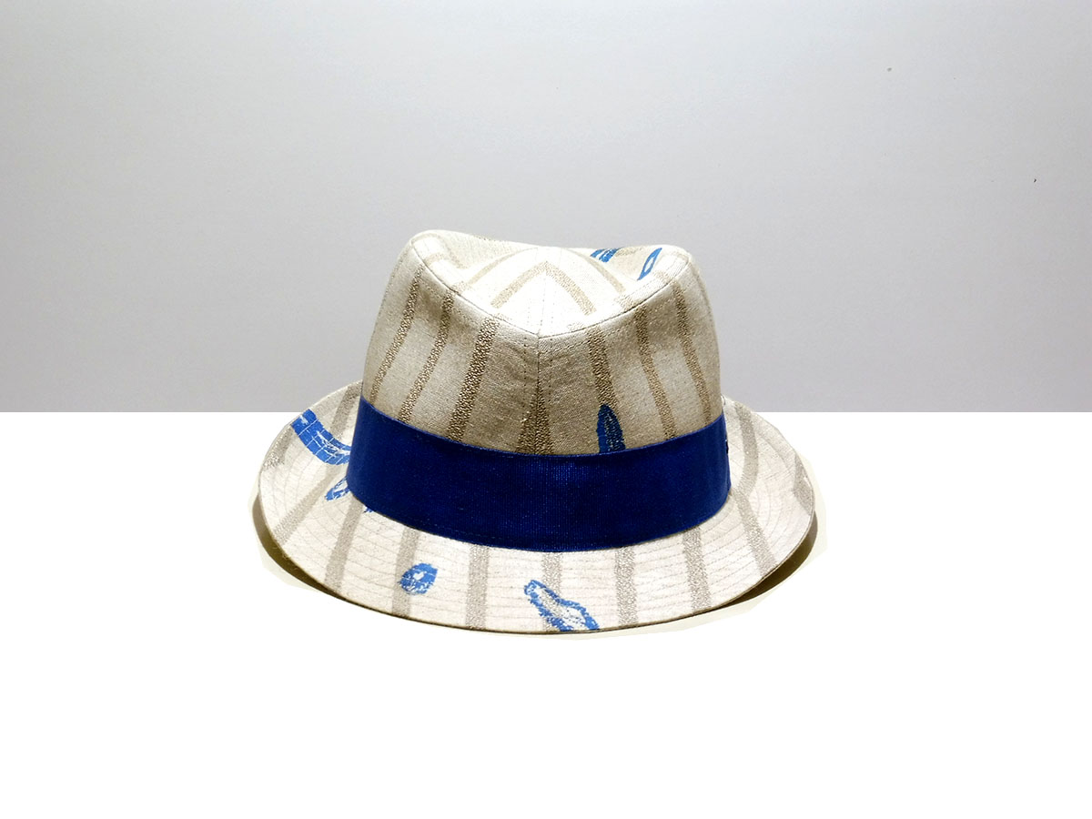 Hat particular