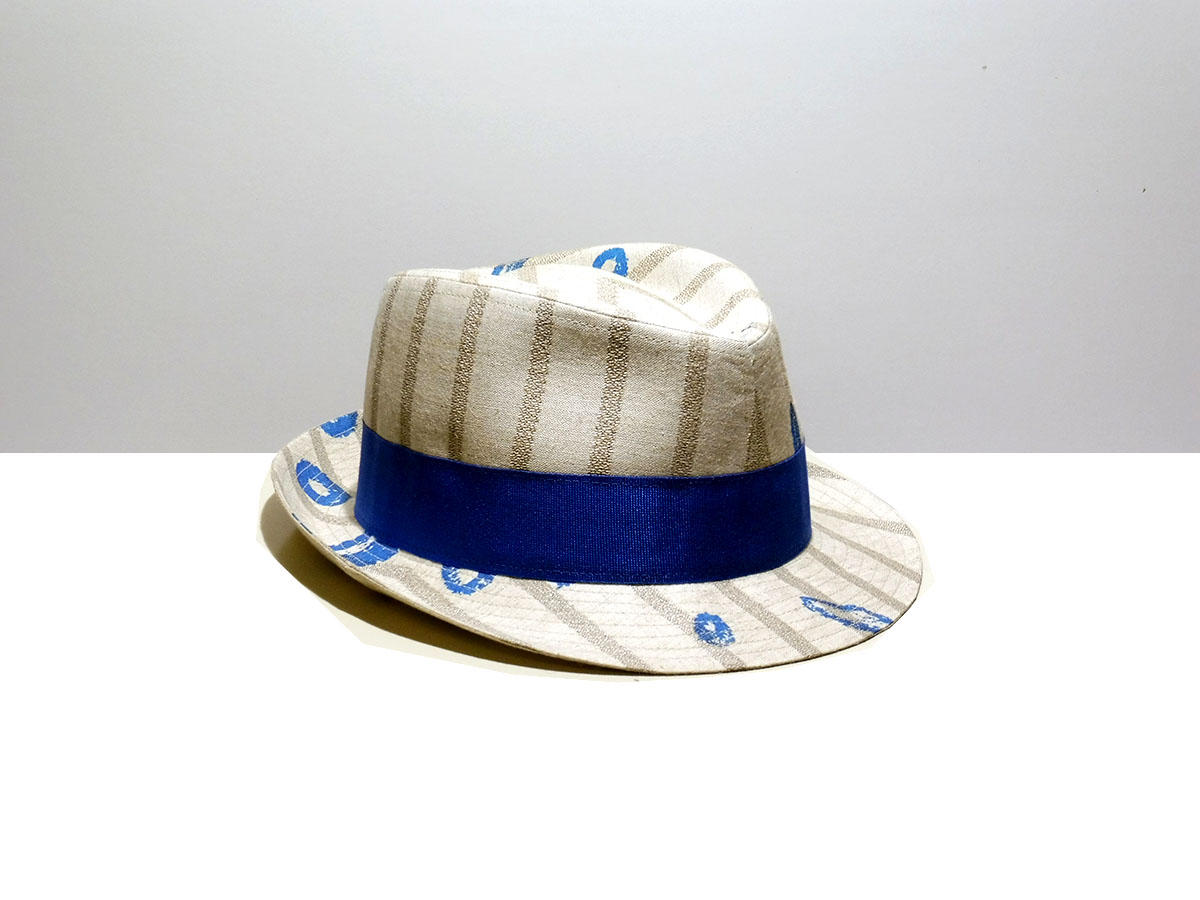 Hat particular