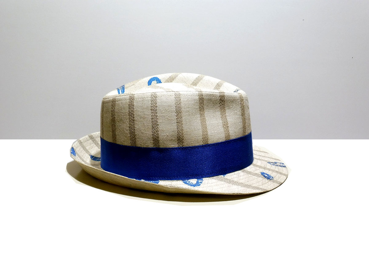 Hat particular