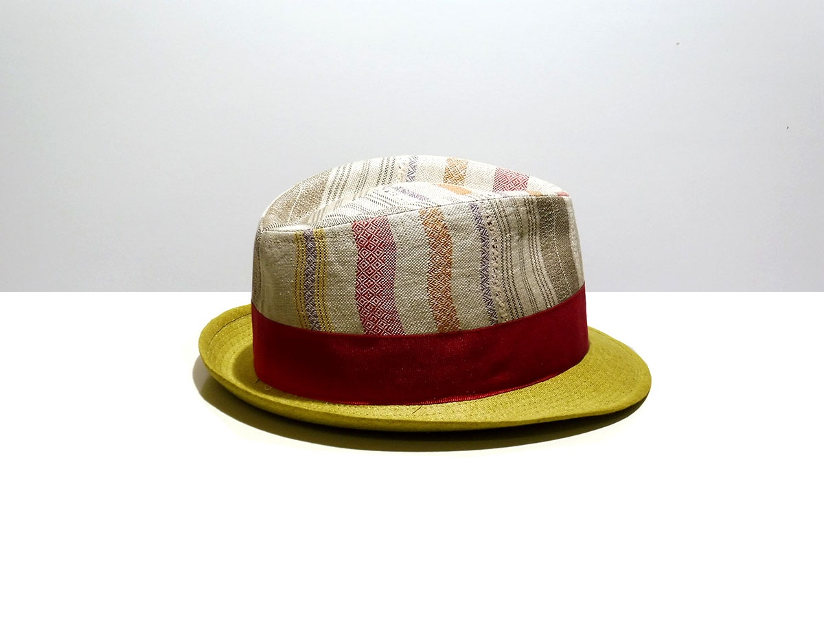 Hat particular