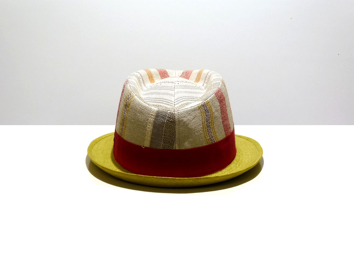 Hat particular