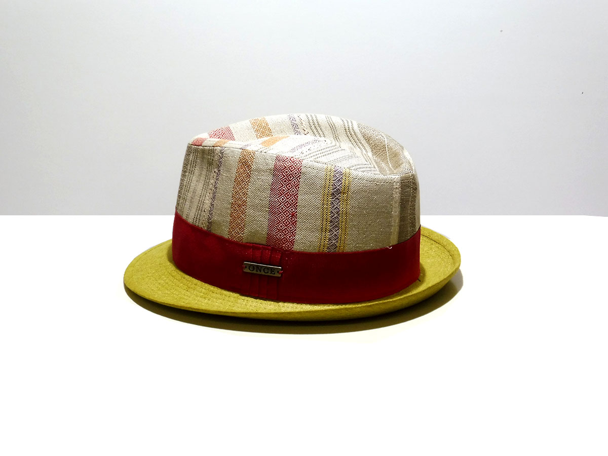 Hat particular