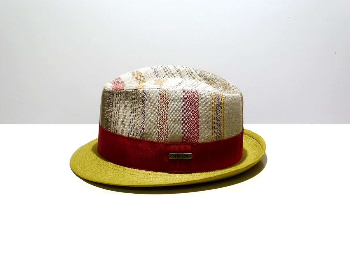 Hat particular