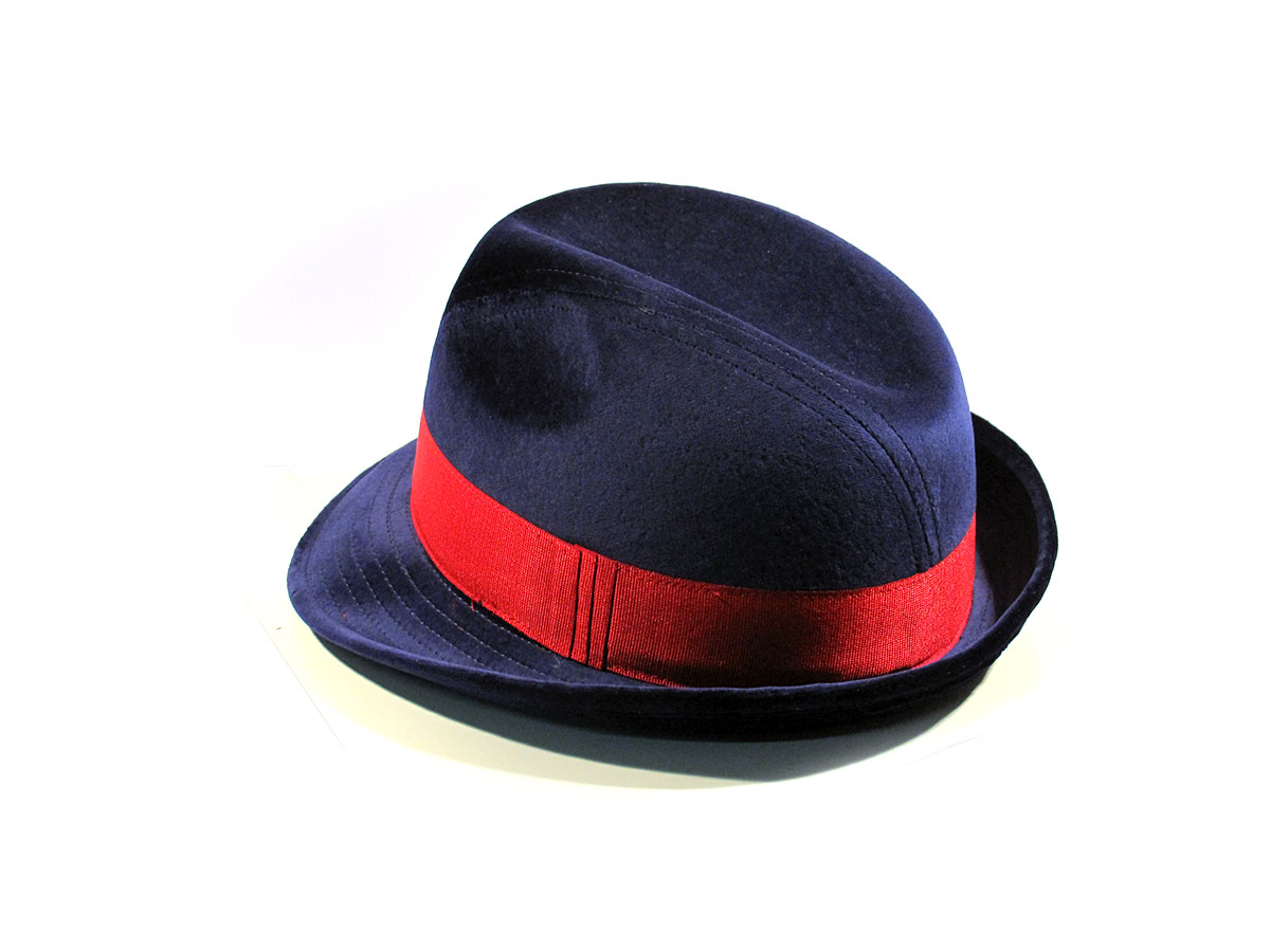 Hat particular