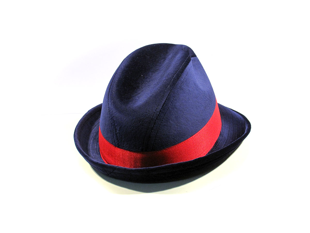 Hat particular